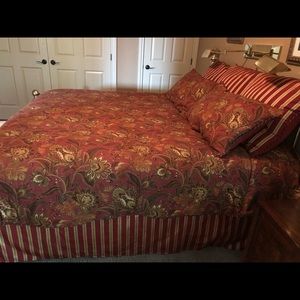King Comforter set (bedskirt, spread, 2 king shams, 3 euro shams)